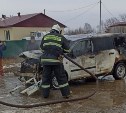 Подробности ДТП со сгоревшим автомобилем: 17-летний сахалинец без прав влетел в забор и напугал пенсионера