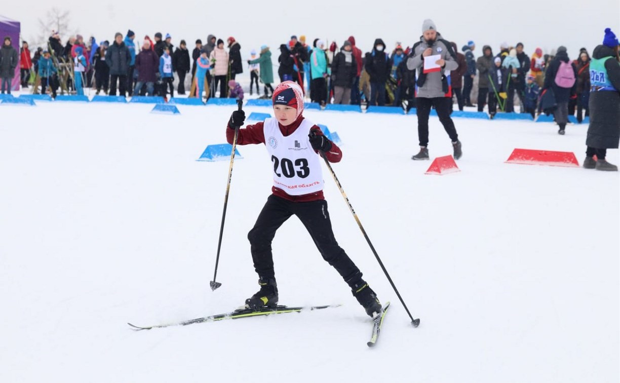 Более 250 лыжников приняли участие в открытии зимнего сезона на Сахалине