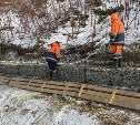 Между Калинино и Зырянским установили противооползневые габионы
