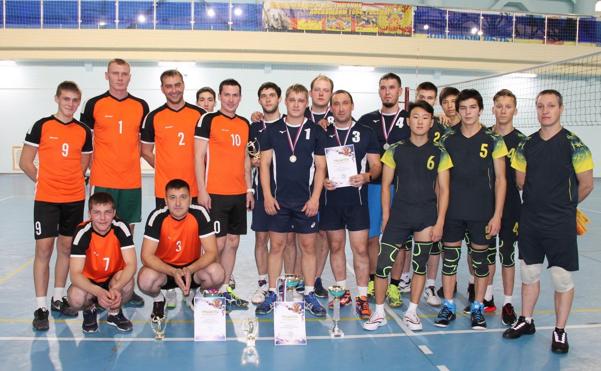 «Лидер» из Тымовского выиграл волейбольный турнир на севере Сахалина