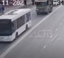 Появилось видео за секунду до аварии с автобусом в Южно-Сахалинске