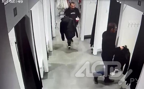 Подозреваемых в краже вещей из магазина "Остин" ищут в Южно-Сахалинске