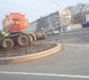 Бензовоз и минивэн столкнулись в Южно-Сахалинске