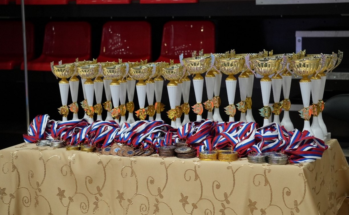 Более 350 сахалинцев разыграли медали областных соревнований по карате