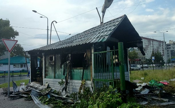 Пожар в центре города потушили ночью в Южно-Сахалинске