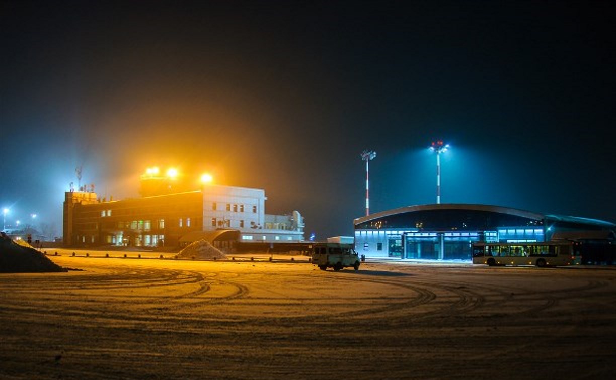 Аэропорт Южно-Сахалинска открылся после метели 