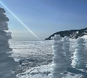 Пирамиды из кристально чистого льда появились на берегу Сахалина