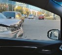 Два автомобиля попали в ДТП в утренний час пик в Южно-Сахалинске