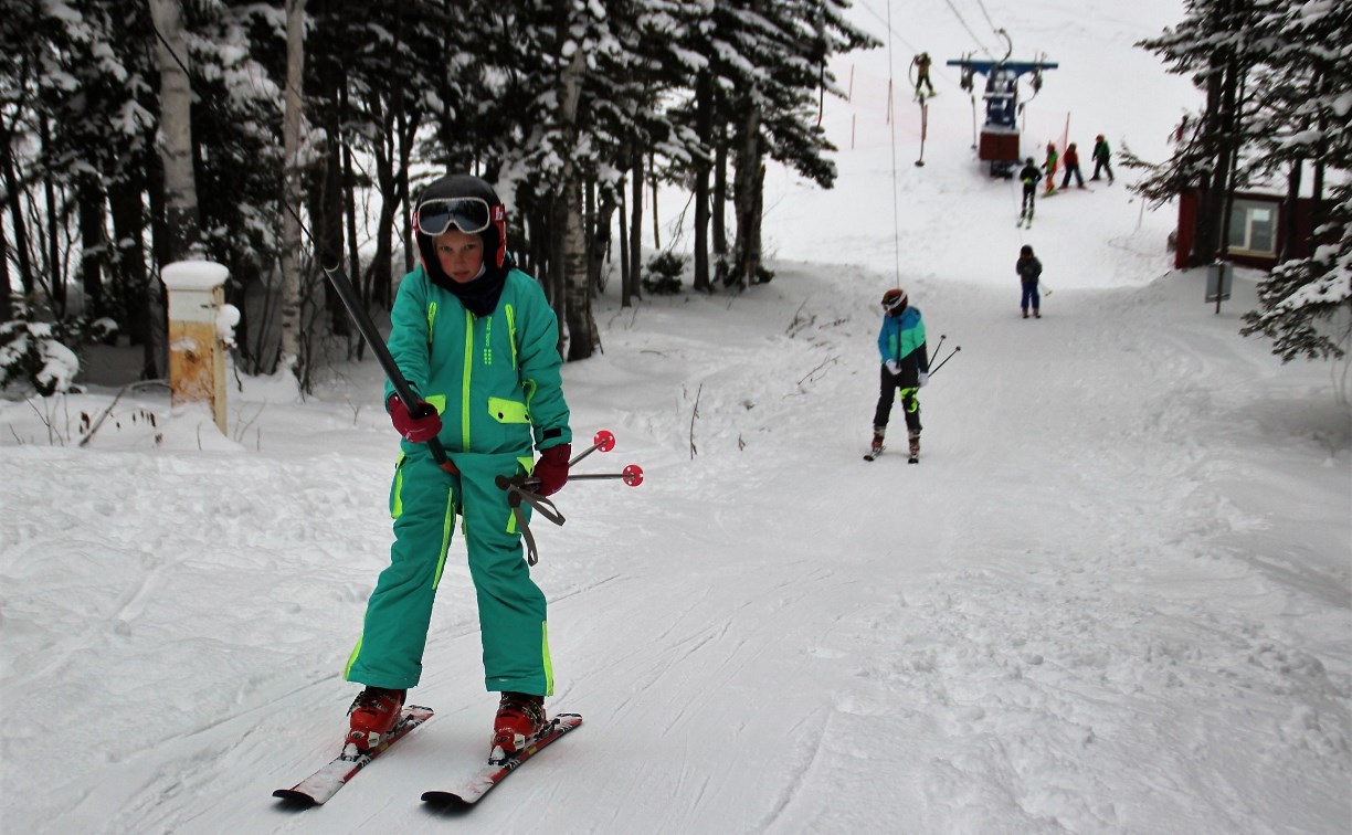 Лыжники из Южно-Сахалинска отправились на тренировки в Томари 