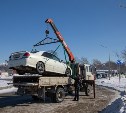 В Южно-Сахалинске эвакуируют авто: стало известно, сколько стоит забрать его со штрафстоянки