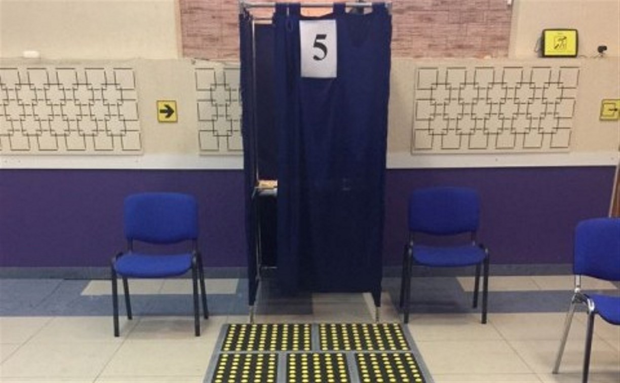 В Корсакове избиратели с ограниченным возможностями могут проголосовать в кабине «Доступные выборы»