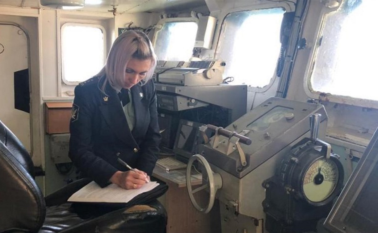 Судебные приставы корсаков. Судебные приставы корсаков. Судебные приставы элиста. Бадмаев алтан григорьевич судебный пристав республики калмыкия фото. Судебные приставы корсаков.