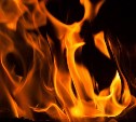 В Томари вечером в воскресенье загорелся гараж 