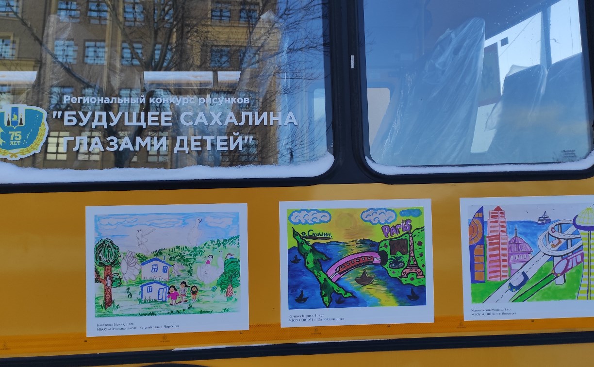 Школа Троицкого получила новый автобус