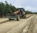 На трассе между Ногликами и Охой привели в порядок грунтовые участки