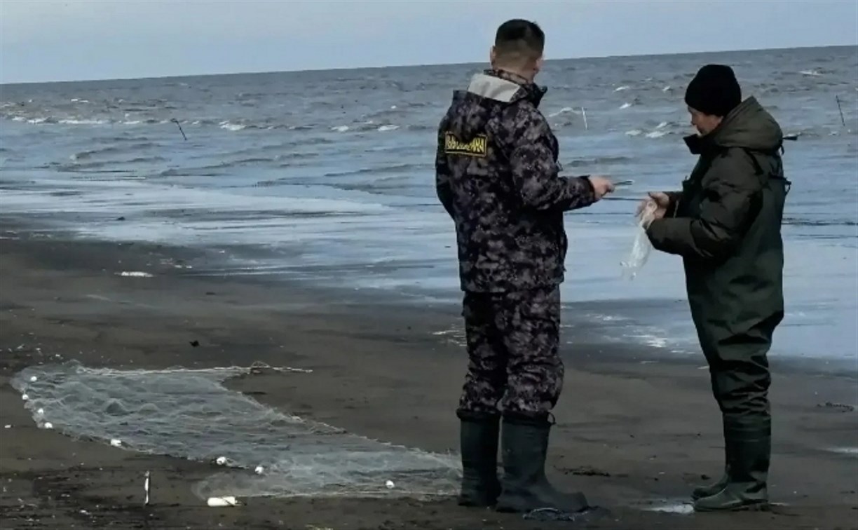 Инспекторы рыбоохраны лишили браконьеров на Сахалине орудий лова 