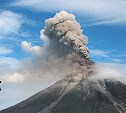 Вулкан Эбеко дал два предновогодних залпа на высоту в 3 км 