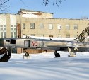 Военный самолет-экспонат у Дома офицеров оказался бесхозным