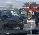 В Южно-Сахалинске при ДТП машина вылетела с трассы, двое пострадали