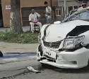"Хорошо припечатался": грузовичок спровоцировал ДТП в Южно-Сахалинске