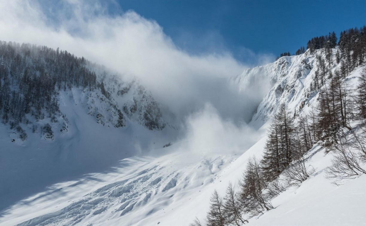 В 10 районах Сахалинской области  объявлена лавинная опасность