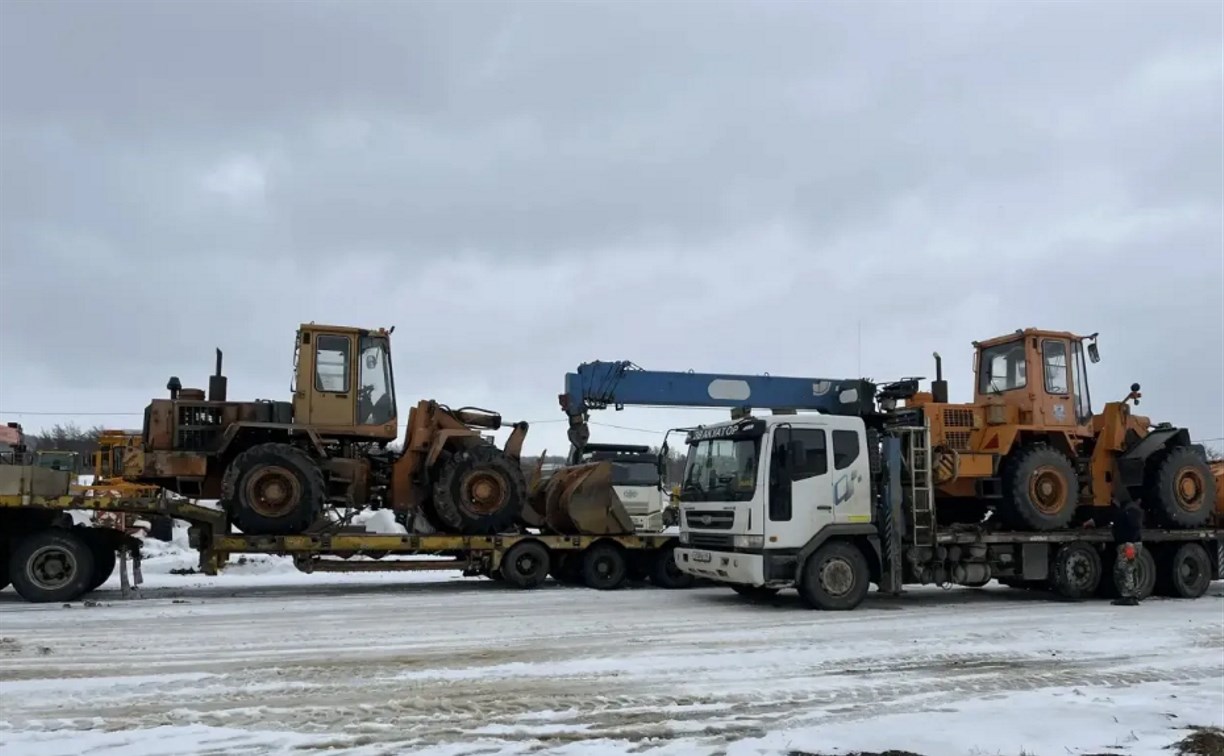 В Оху направили дополнительную технику для расчистки дорог и дворов