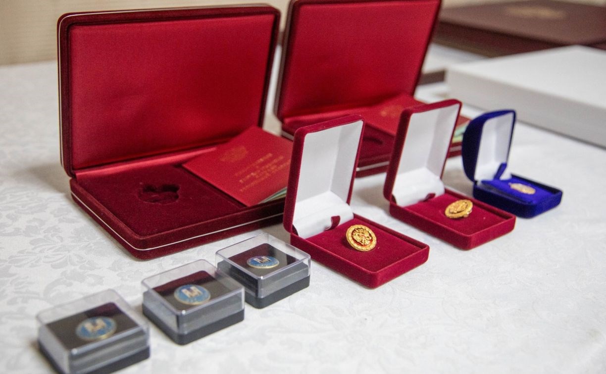 12 сахалинцев получили государственные награды Российской Федерации и Сахалинской области