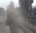 Автопылесос скидывает только что собранную грязь обратно на дороги Южно-Сахалинска