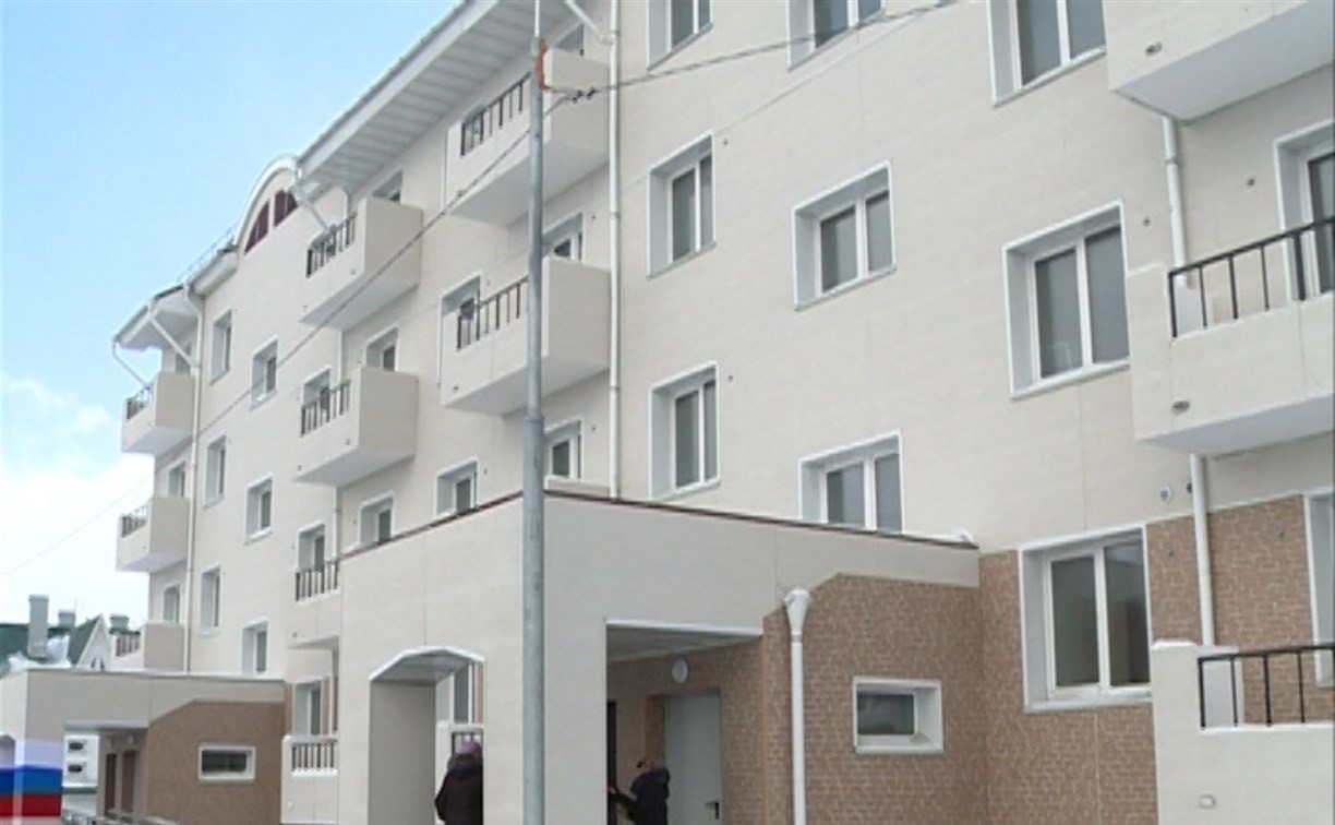 Два десятка семей Углегорска переехали в новые квартиры