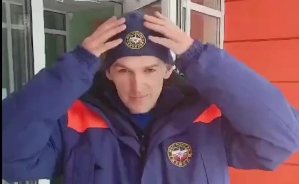 "Мама, я шапку надел": сахалинские спасатели поддержали трогательный флешмоб, взорвавший сеть
