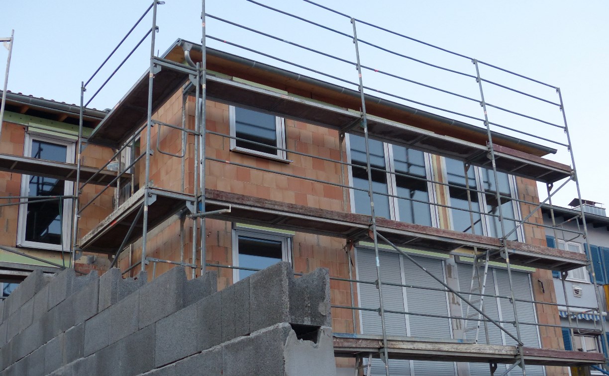 Суд на Сахалине взыскал с компании почти 3 миллиона рублей за недостроенный дом