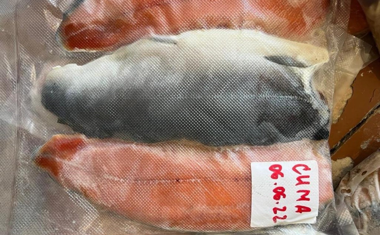 Рыбинспектора на Сахалине осудили за слив информации браконьерам и возврат изъятых снастей