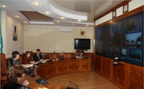 Политика и экономика