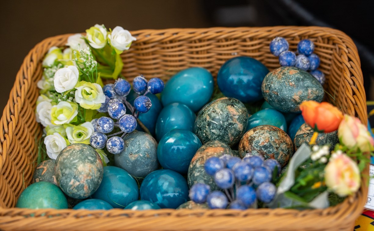 Свежая продукция, куличи и яйца: в Южно-Сахалинске прошла пасхальная ярмарка