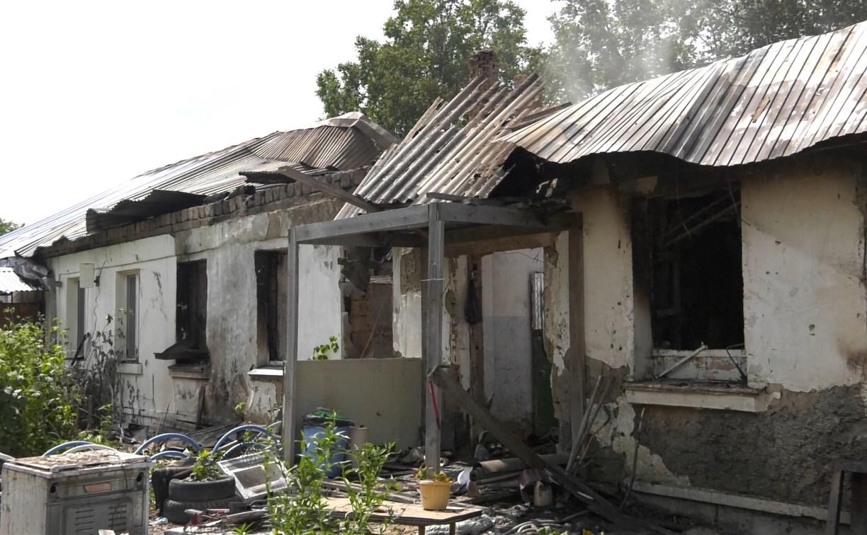 Причиной пожара в доме в районе южно-сахалинской "Ласточки" стал взрыв масла