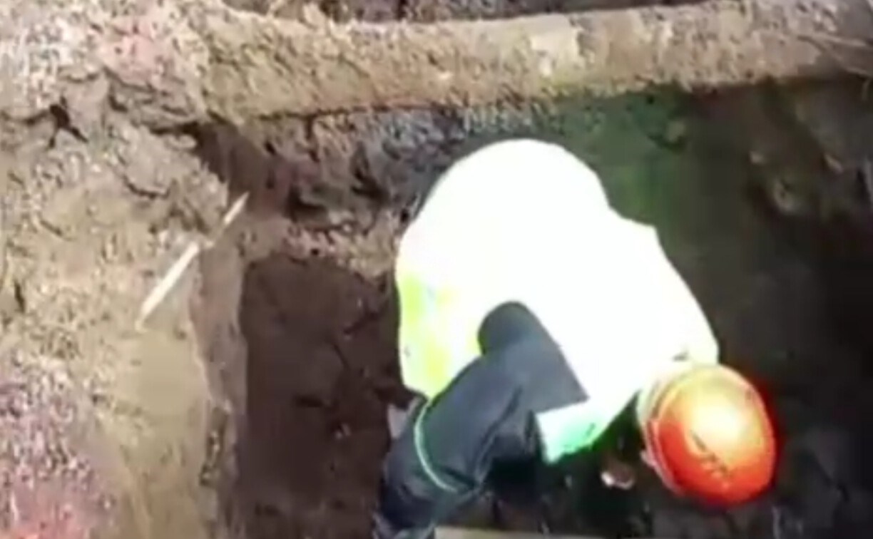 В Углегорске приступили к замене старых водопроводных труб