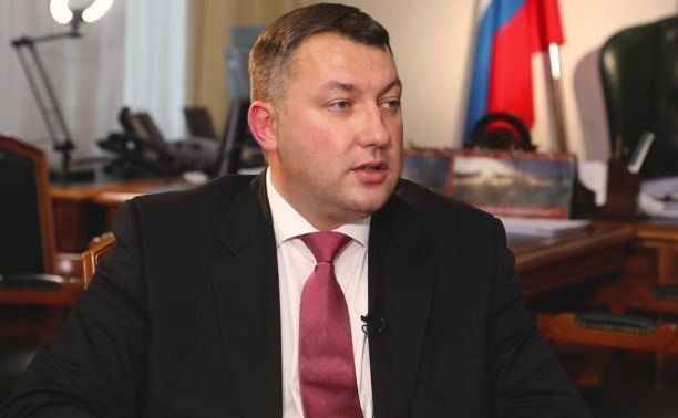 Сахалинский губернатор и зампред правительства привились от коронавируса