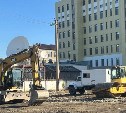 В Южно-Сахалинске устраняют утечку на сетях на ул. Леонова 
