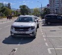 Вишневский снял на видео автохамов, которые принципиально закрыли велодорожки в Южно-Сахалинске
