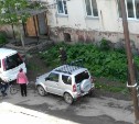 Пьяный автолюбитель въехал в припаркованный минивэн в Шахтерске