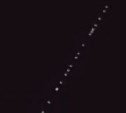"Ребята, это реально НЛО": сахалинка восхитилась светящимися спутниками в ночном небе