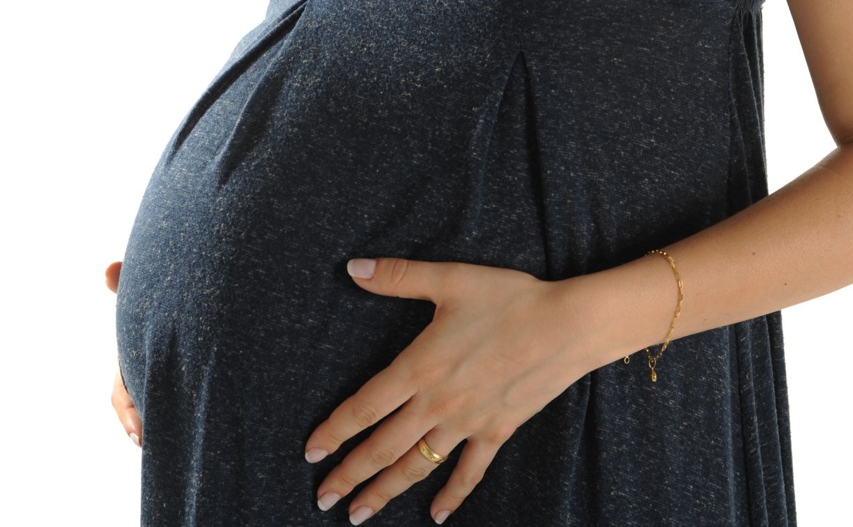 Против стресса: беременным хотят разрешить бесплатные парковки 