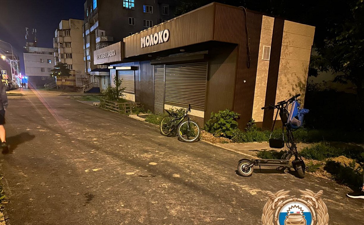 Мужчина на электросамокате сбил маленького велосипедиста в Южно-Сахалинске Мужчина на электросамокате сбил маленького велосипедиста в Южно-Сахалинске