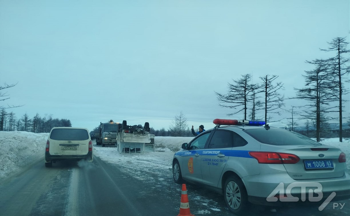 "Автобус подбил грузовик": стали известны подробности жуткого ДТП в пригороде Южно-Сахалинска