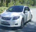 На охотской трассе водитель выехал навстречу и едва не спровоцировал аварию — в машине были дети