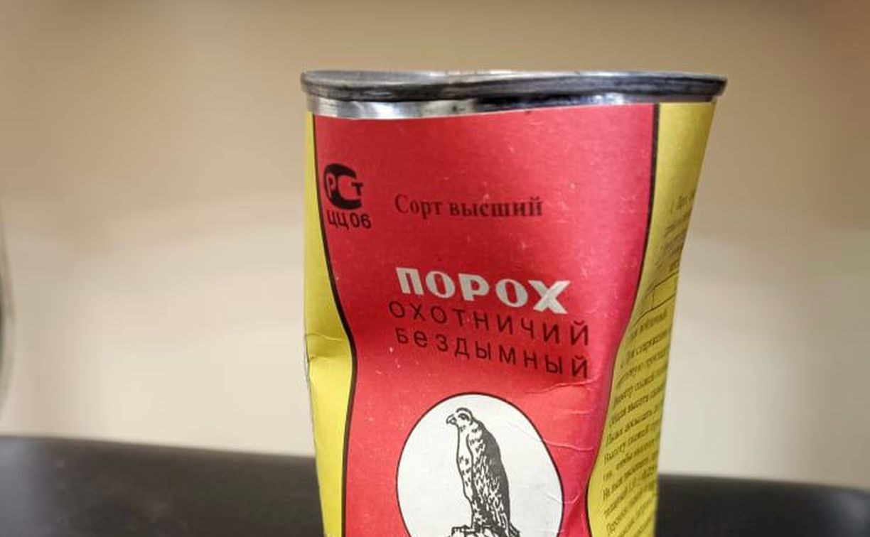 Банку с порохом обнаружили в квартире жителя Поронайска Банку с порохом обнаружили в квартире жителя Поронайска