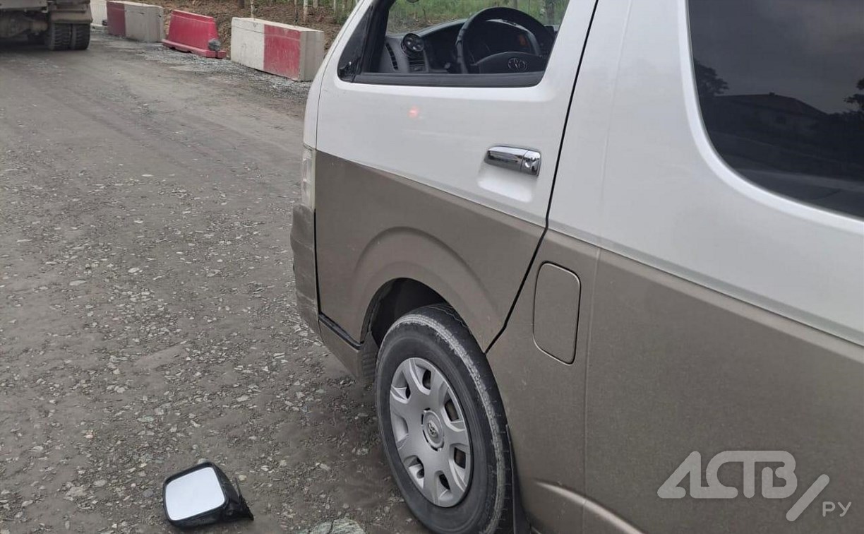Очевидцев столкновения Hyundai Santa Fe и Toyota Hiace ищет ГАИ Южно-Сахалинска