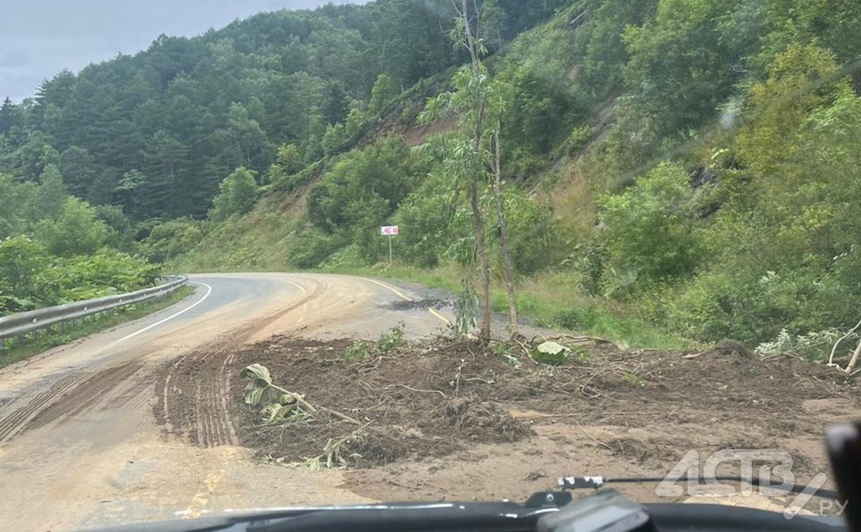 Более 30 пострадавшим во время циклона семьям из Невельского района предоставили материальную помощь
