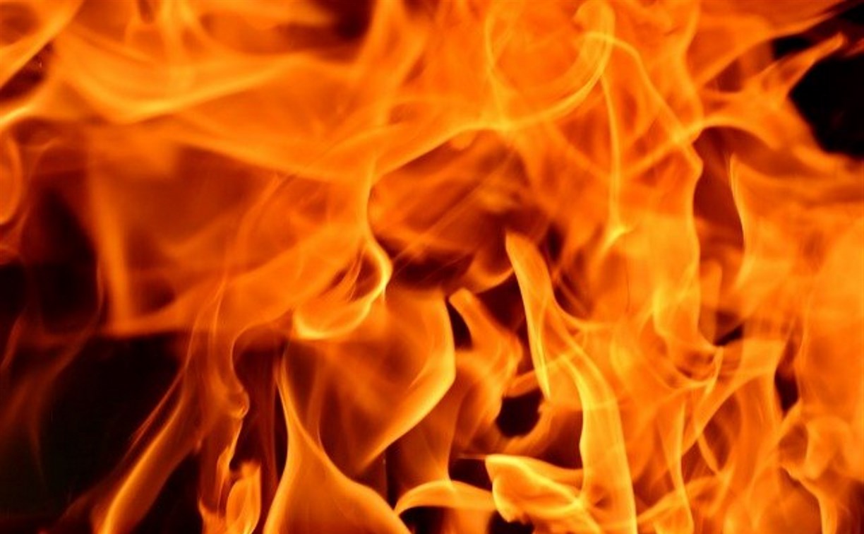 Диван загорелся в частном доме в Тымовском