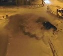 В сети появилось видео столкновения внедорожника и снегоуборочной машины